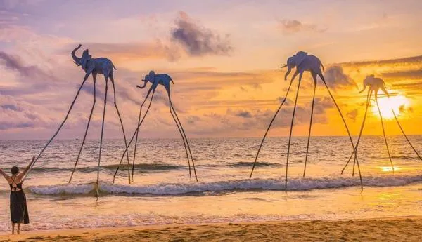 Art installation on Sunset Sanato beach