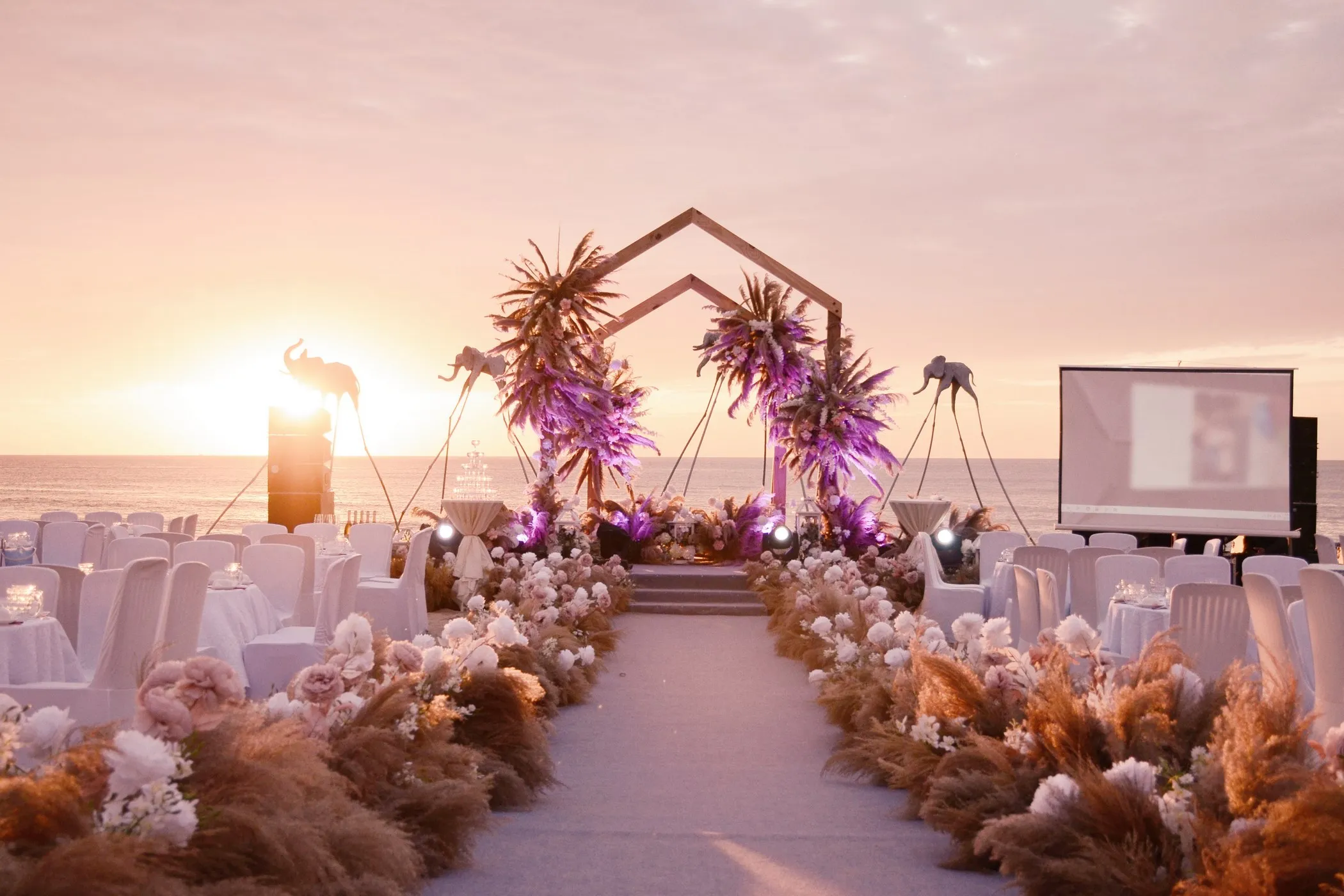 Romantic beachside wedding decoration